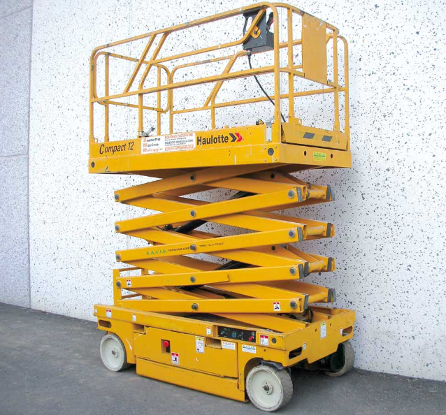 Самоходный ножничный электрический подъемник Compact 12