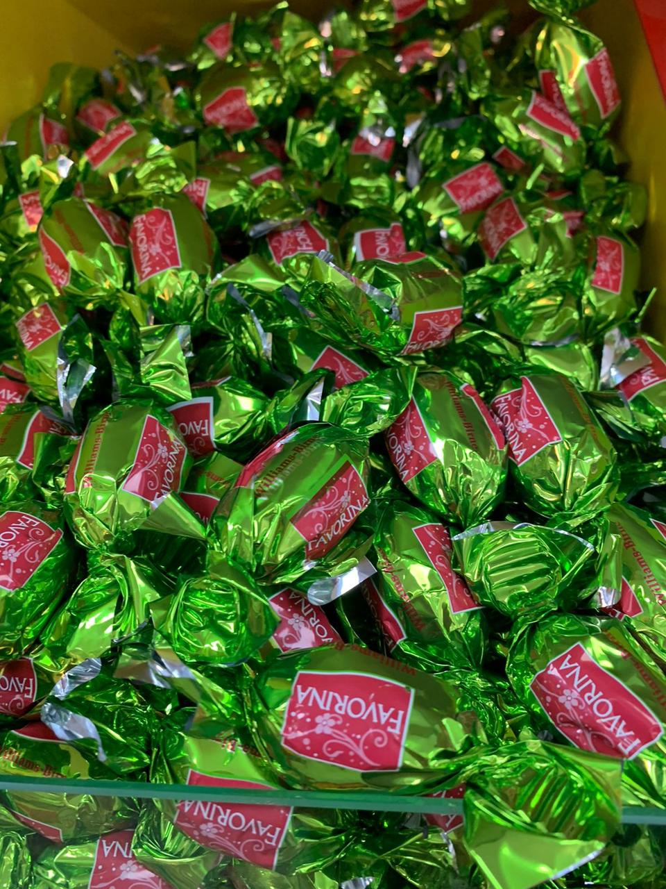 Шоколадные конфеты Favorina ВИСКИ зеленые 1кг