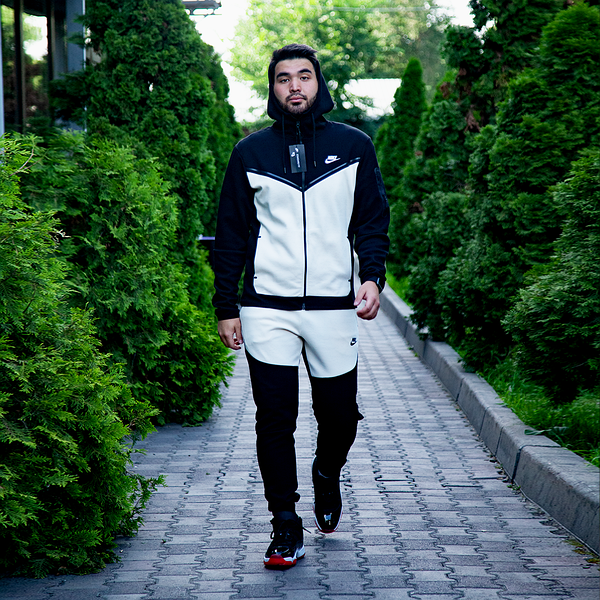 Спортивный костюм Nike в Алматы
