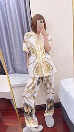 Пижама сатиновая Versace с брендированными элементами