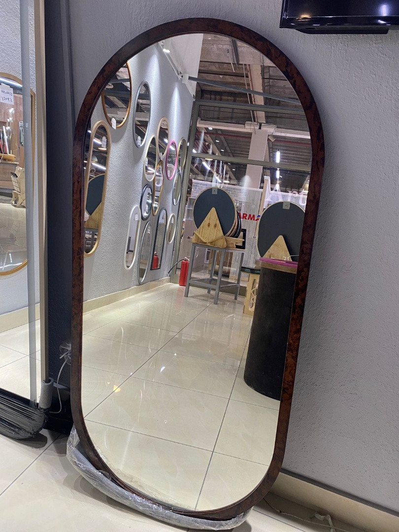 Зеркало капсульное в деревянной раме 1435х685мм