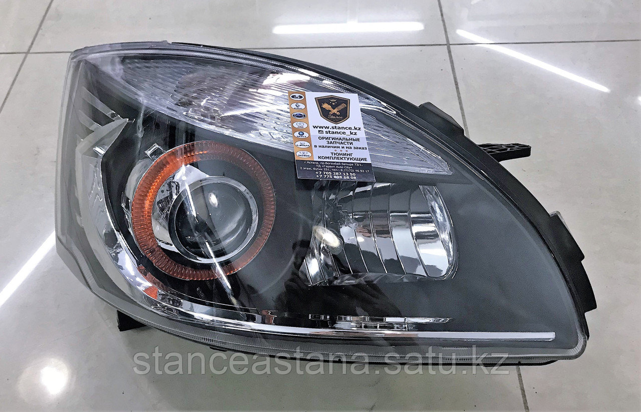 Фара передняя правая (белая с желтым ободком) Geely SC7  / Headlight right side (white with yellow frame)