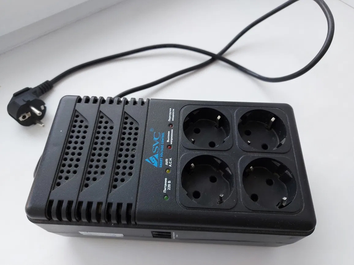 Стабилизатор напряжения SVC AVR-1008-G