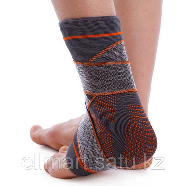 Латекс белдігі бар лесбиянка Латекс белдігі бар лесбиянка