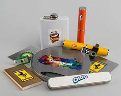 Ультракүлгін ультракүлгін басып шығару қызметі әртүрлі беттерде басып шығару.