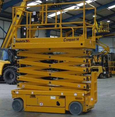 Самоходный ножничный электрический подъемник Compact 14