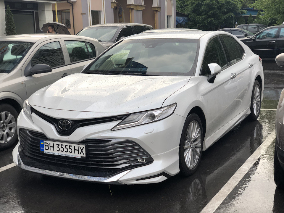 Переходные рамки на Toyota Camry 70 LED type (2018) Hella 3R