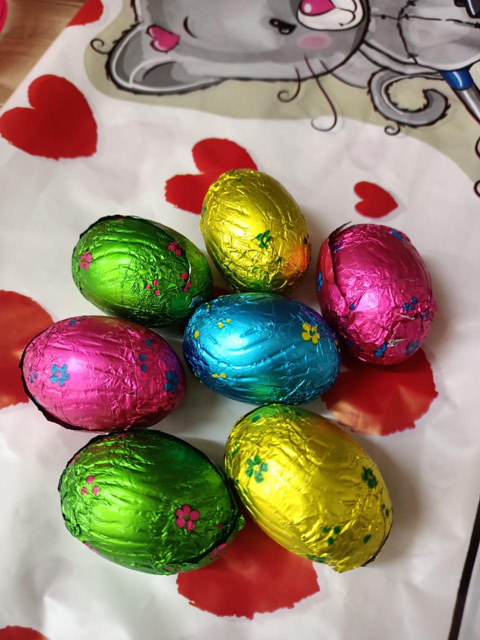 Яйца шоколадные РАЗНОЦВЕТНЫЕ с рисунком 1кг (на вес)