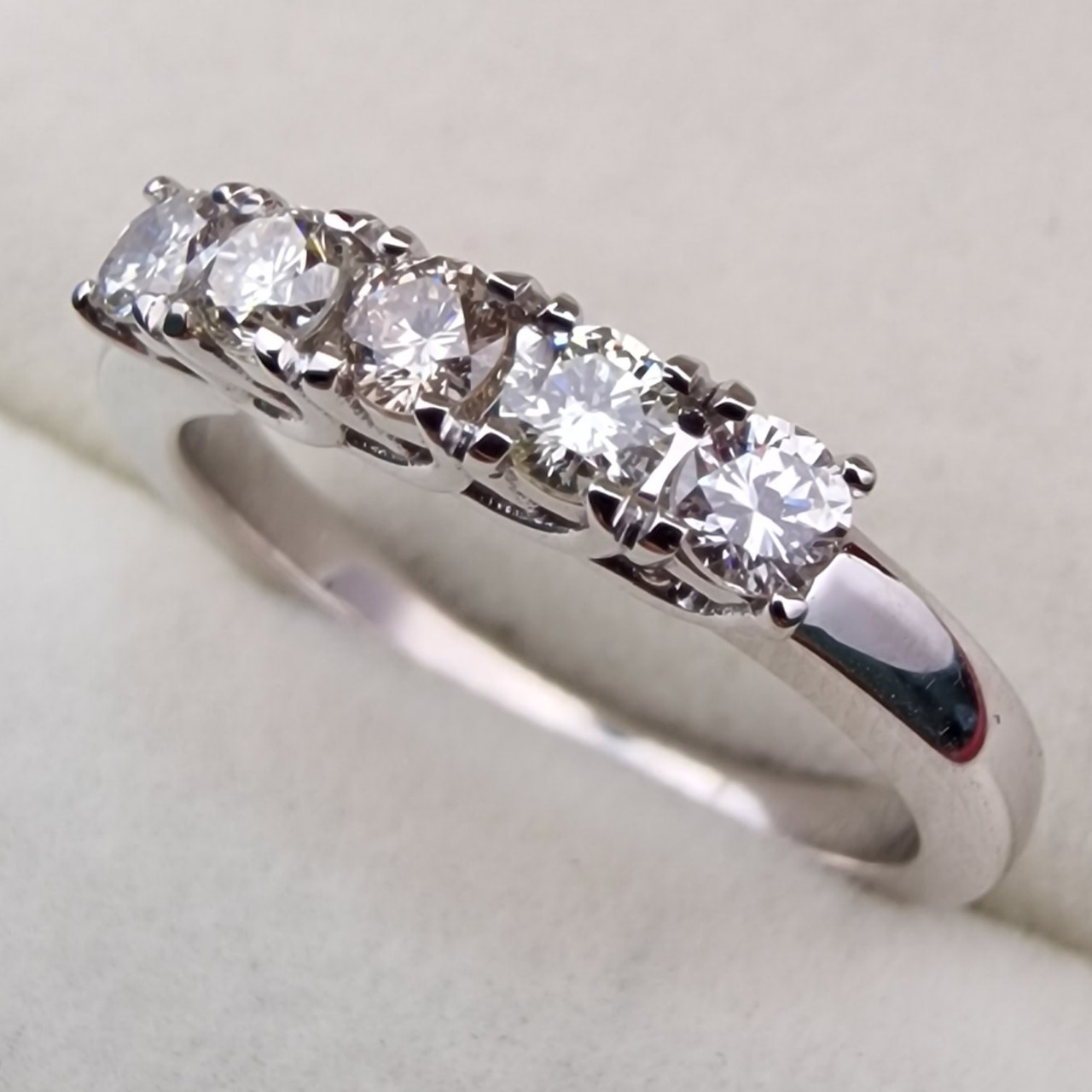 Золотое кольцо с бриллиантом 0.465Сt SI1-SI2/K VG-Cut