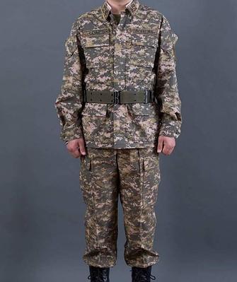 Менің әйелім үлкен әтештерді жақсы көреді.