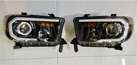 Передние фары на Toyota Tundra 2007-13 Черный цвет