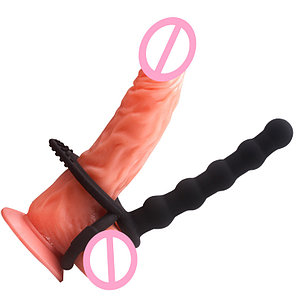 Насадка-страпон для двойного проникновения.