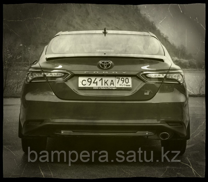 Накладка на задний бампер "GR Sport" для Toyota Camry V75 - фото 1 - id-p102394613