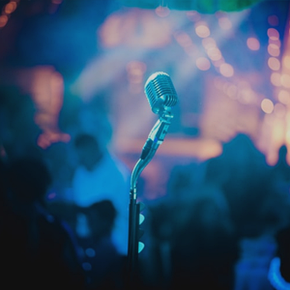 Ведущие на мероприятия