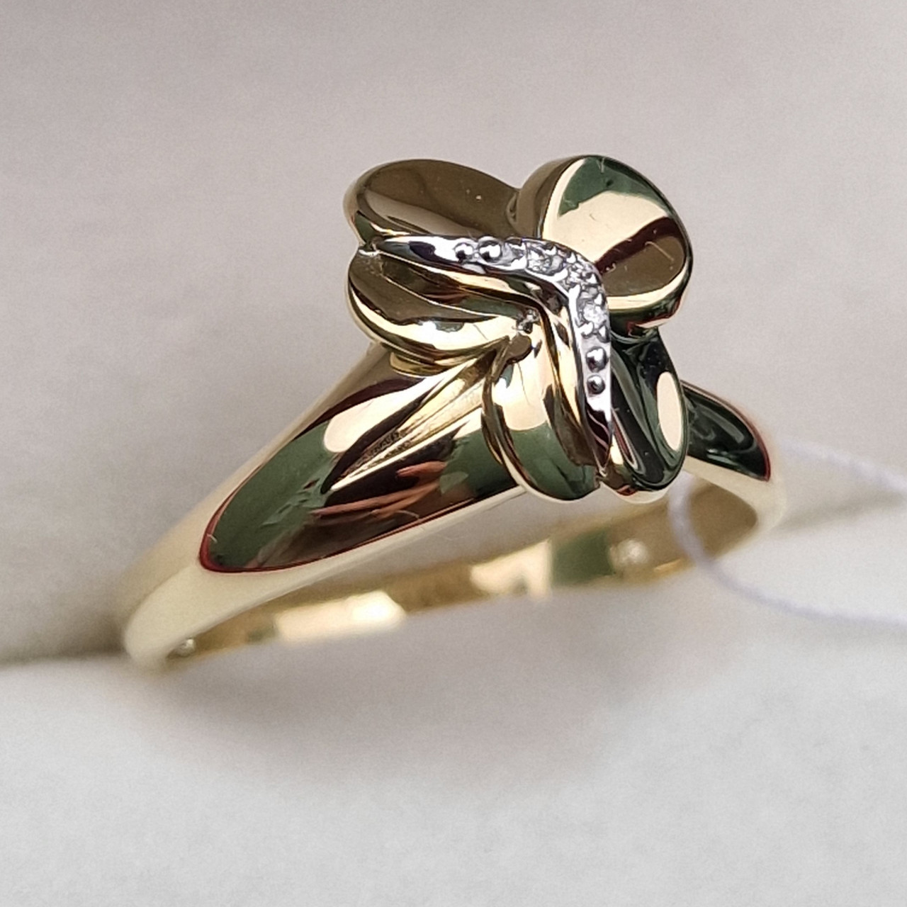 Золотое  кольцо с бриллиантами 0.01Ct VVS1/H, EX-Cut