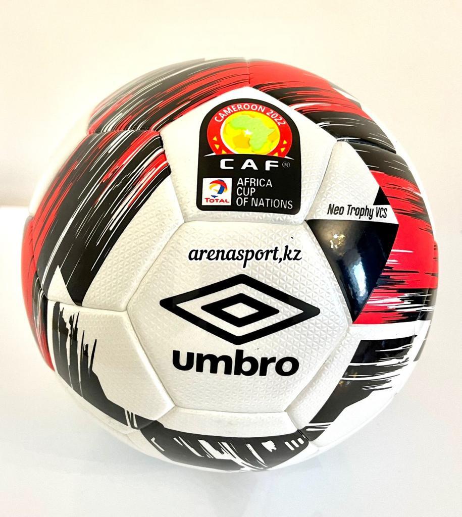 Футбольный мяч UMBRO