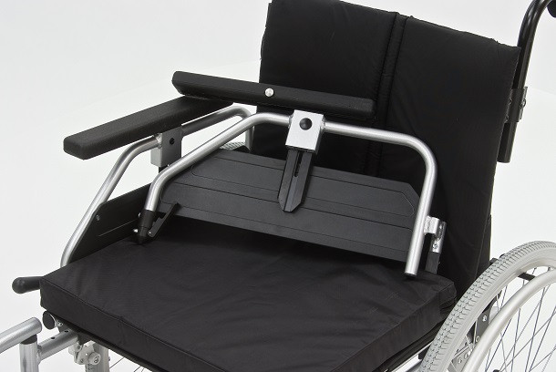 Кресло-коляска для инвалидов FS250LCPQ