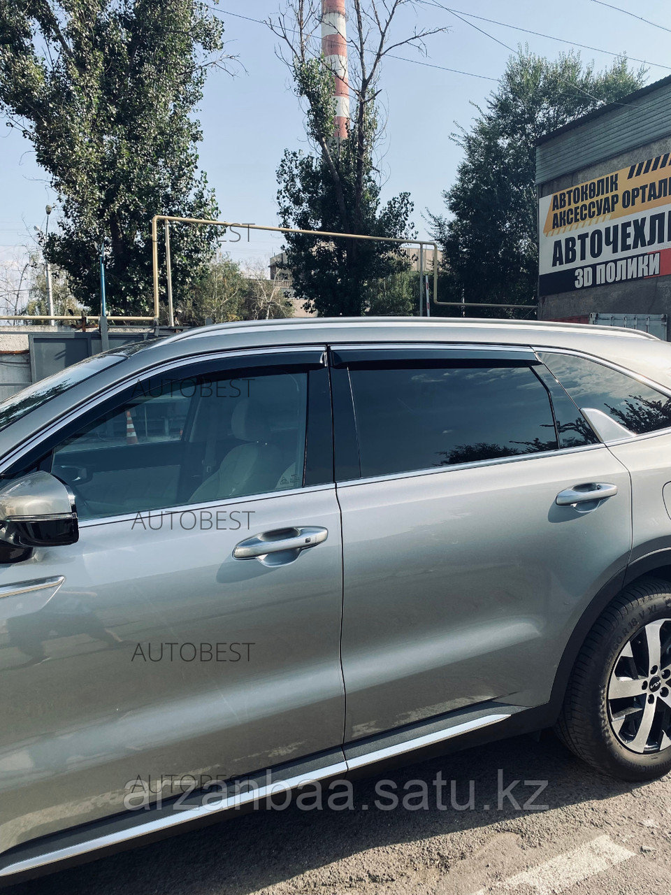 Ветровики на KIA SORENTO 2020-2022 оригинальные с железным хромом