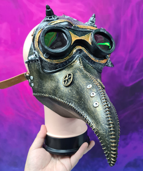Как выглядела реальная маска чумного доктора. Почему она такая странная и спасала ли она от чумы