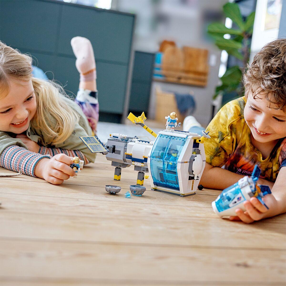 LEGO Лунная космическая станция 60349