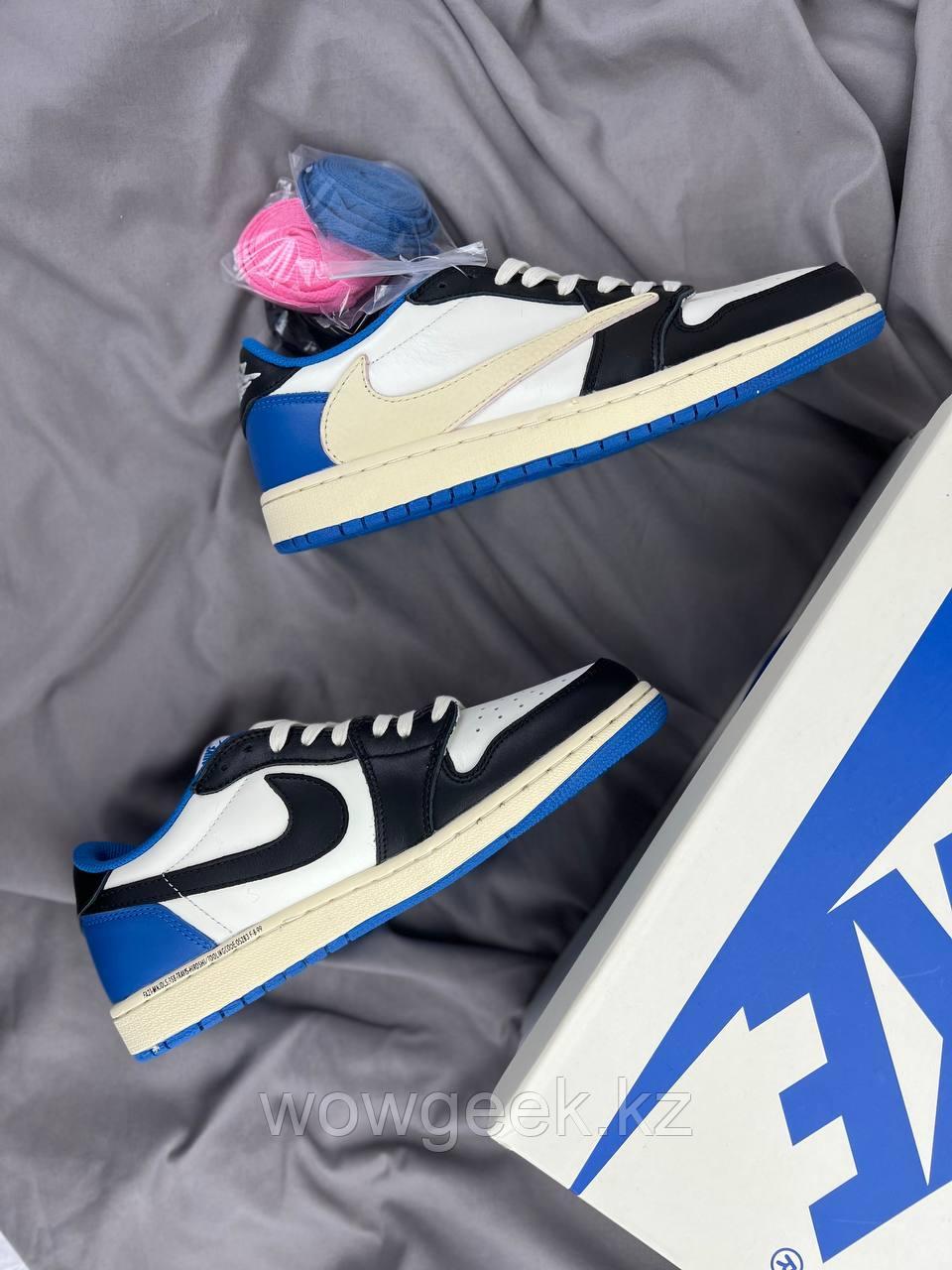 Кроссовки Air Jordan 1 Low OG SP из коллаборации с Travis Scott и Fragment