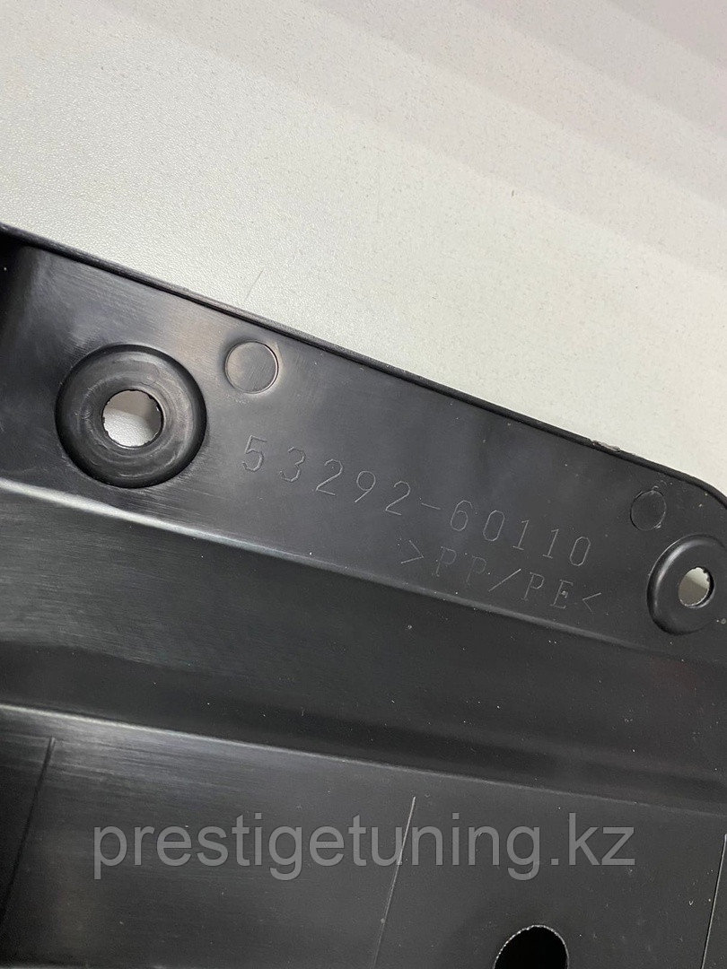 Защита на рамку кузова (декор телевизора) на Land Cruiser Prado 150 2014-17 - фото 2 - id-p102906265
