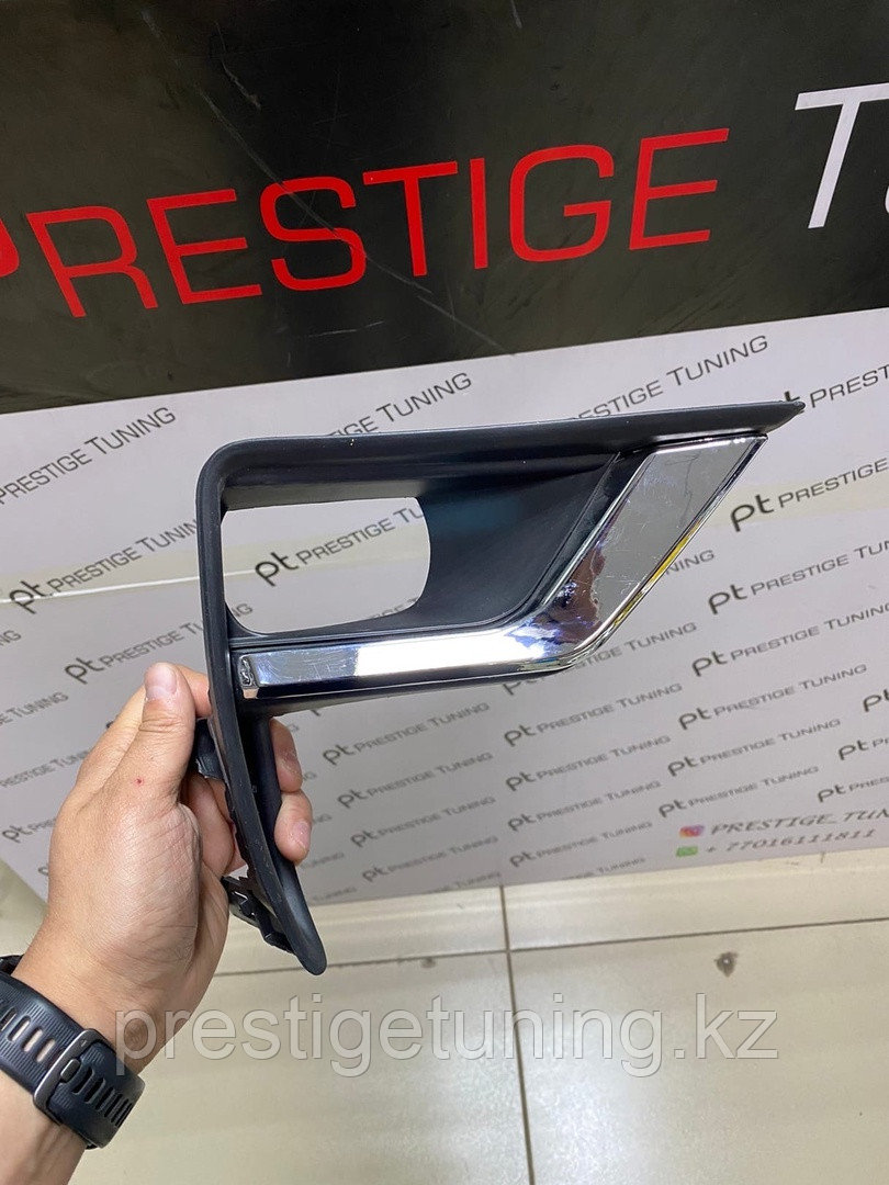 Рамка противотуманной фары на правая (R) на Land Cruiser Prado 2018-22 ...