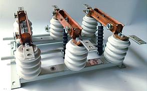 Разъединитель внутренний РВЗ-10/630 III (два ножа) УХЛ2