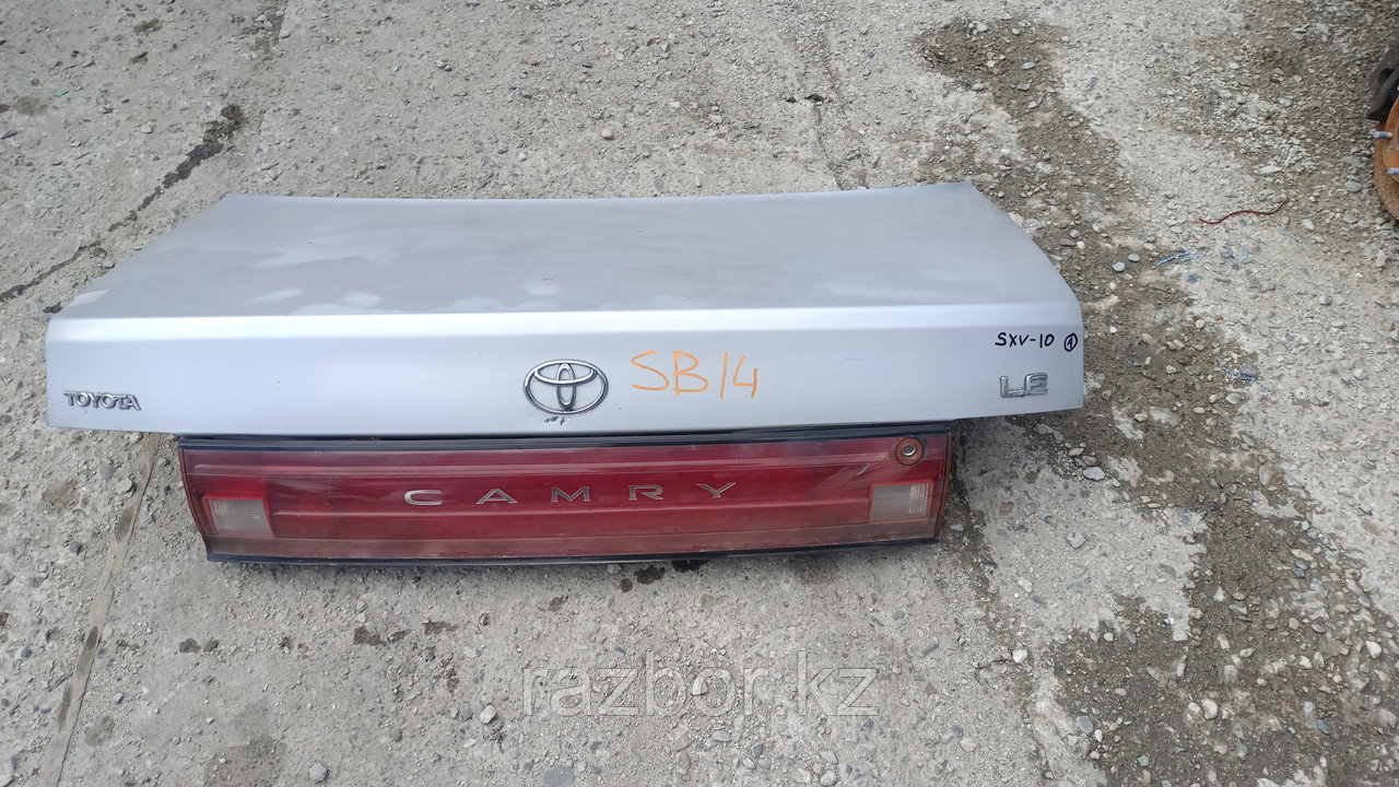 Крышка багажника Toyota Camry 10.