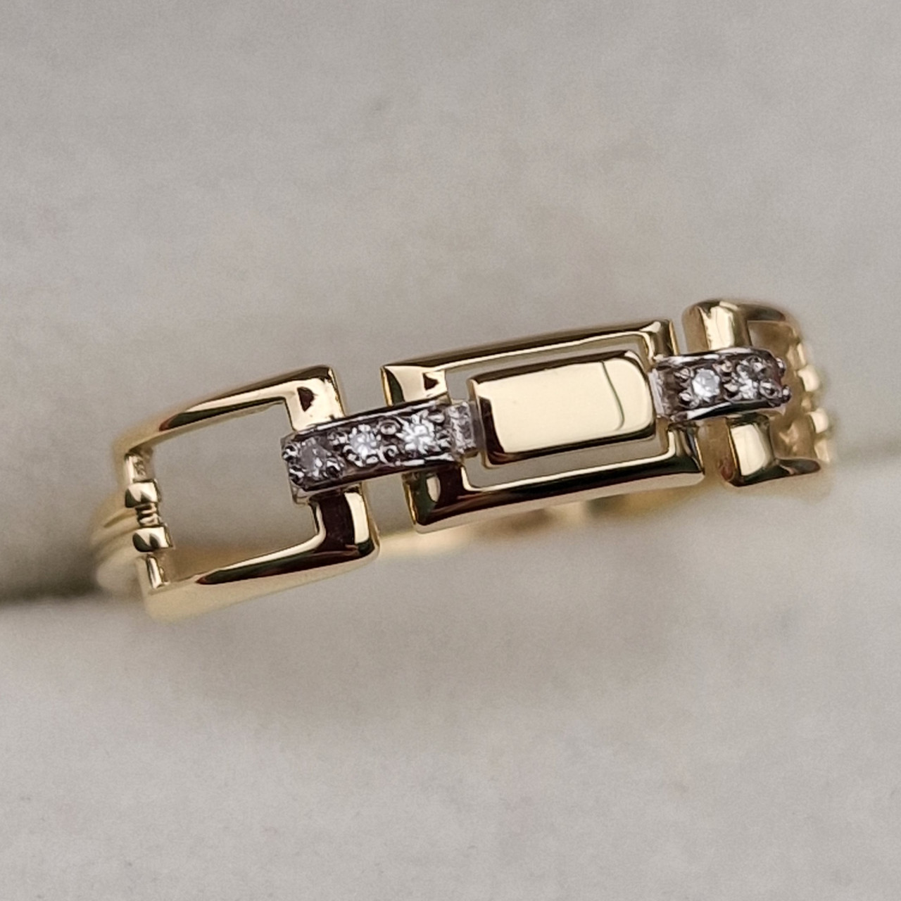 Золотое кольцо с бриллиантами 0.027Сt VS1/G, VG - Cut
