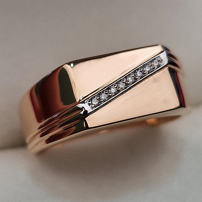 Золотое  кольцо с бриллиантом 0.027Сt VS1/G, VG-Cut