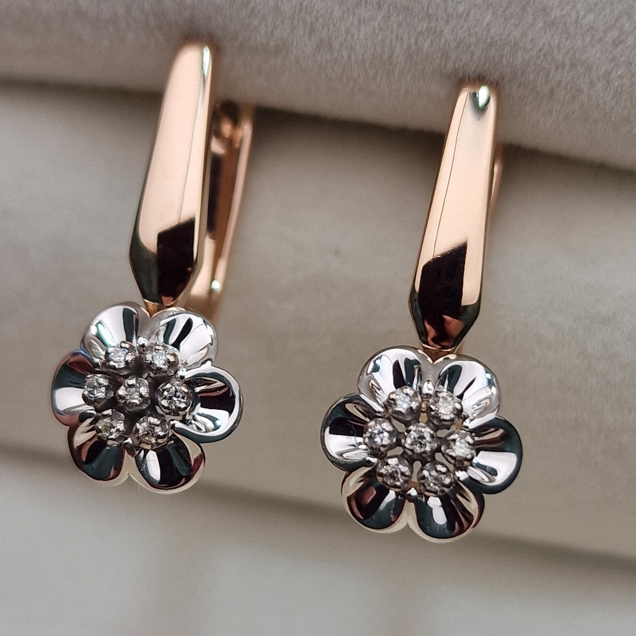 Золотые серьги с бриллиантами 0.06Ct VS2/G, VG-Cut