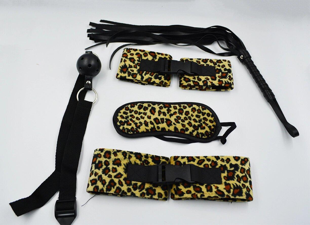 Фетиш набор "Леопард" (плеть, наручники, оковы для ног, повязка на глаза, кляп), фото 1