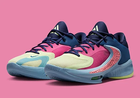 Баскетбольные кроссовки Nike Zoom Freak 4 "Unbelievable", фото 1