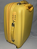 Маленький пластиковый дорожный чемодан на 4-х колёсах "Ambassador". Высота 56 см, ширина 35 см, глубина 25 см., фото 3