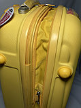 Средний пластиковый дорожный чемодан на 4-х колёсах "Ambassador". Высота 69 см, ширина 42 см, глубина 26 см., фото 7