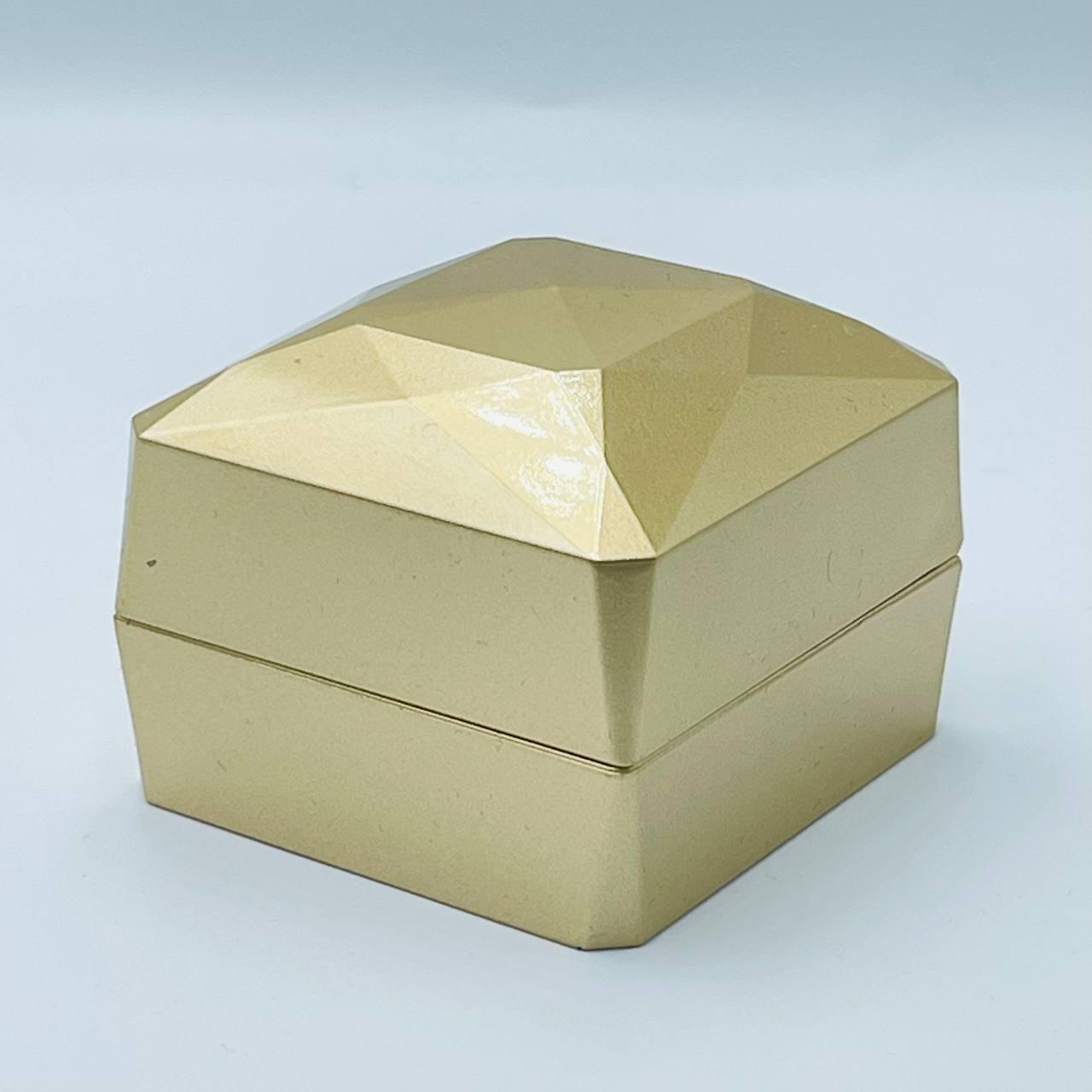 Ювелирная коробочка золотая с лед подсветкой 19375-40