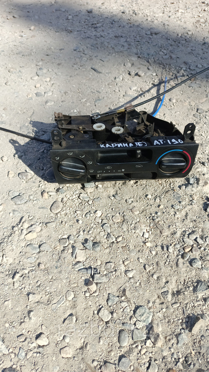 Блок управления Климотконтролем Toyota Carina E.