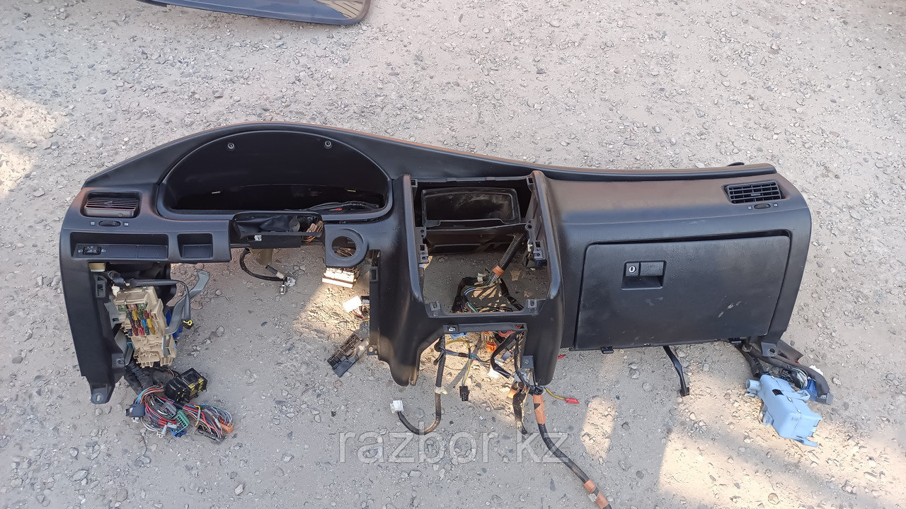 Панель -торпеда Toyota Carina E. - фото 1 - id-p103678166