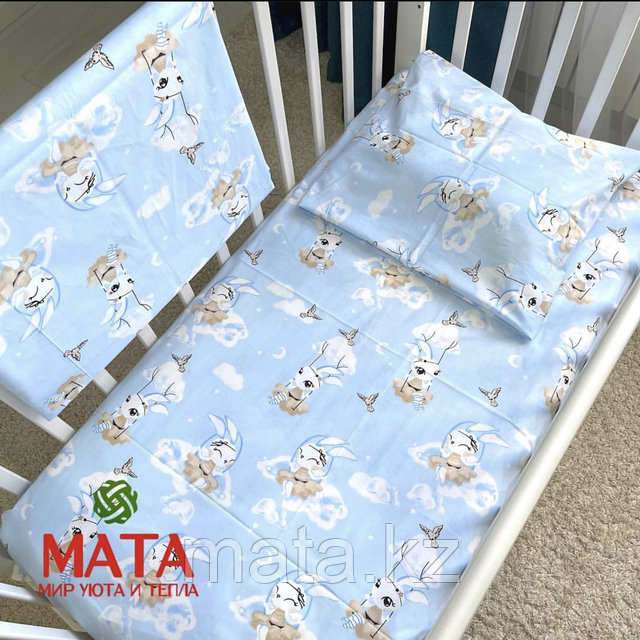 Бір қызды клубтағы әжетханада сиқырлайды