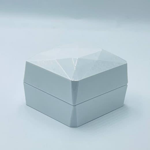 Ювелирная коробочка белая для кольца с подсветкой 19375-126