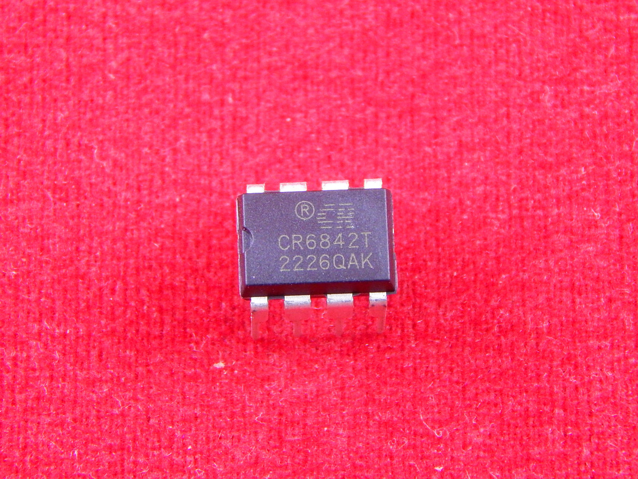 CR6842T ШИМ-контроллер, DIP-8 - фото 1 - id-p103907642