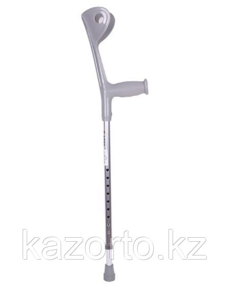 Әйелдер күйеулерін жыныстық қатынасқа айырбастағысы келеді (интернеттен порно көру) Қара шұлық пен корсет киген жалаңаш