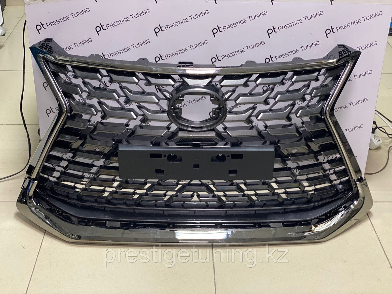 Решетка радиатора на Lexus LX570 2016-22 дизайн Heritage Black Vision (Темный хром) - фото 5 - id-p104023931