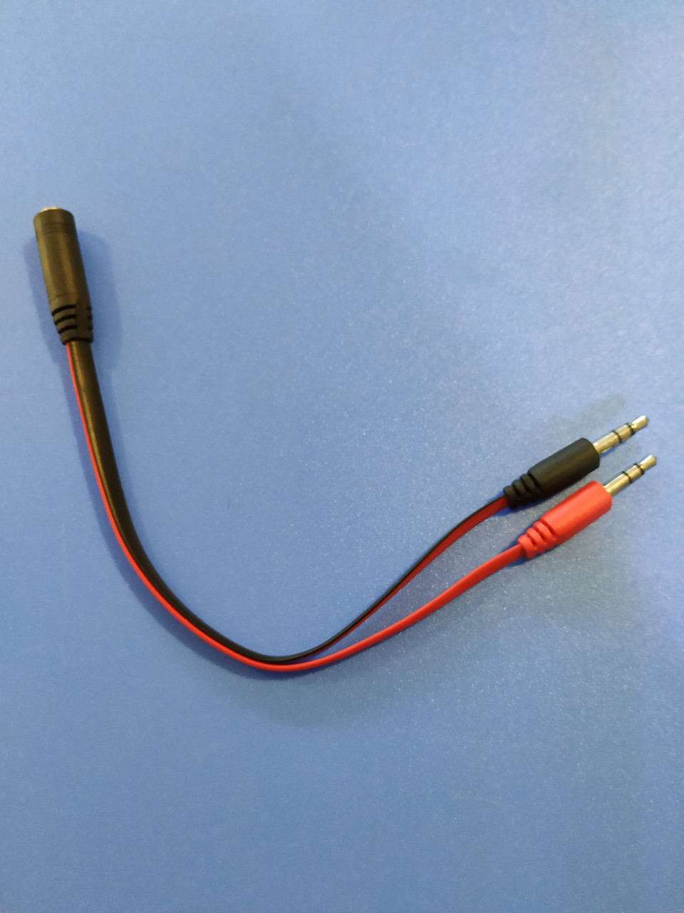 Адапетр с Jack 3.5 mm мама на 1 Audio 3"5 (папа) =1 MIC 3"5 (папа)