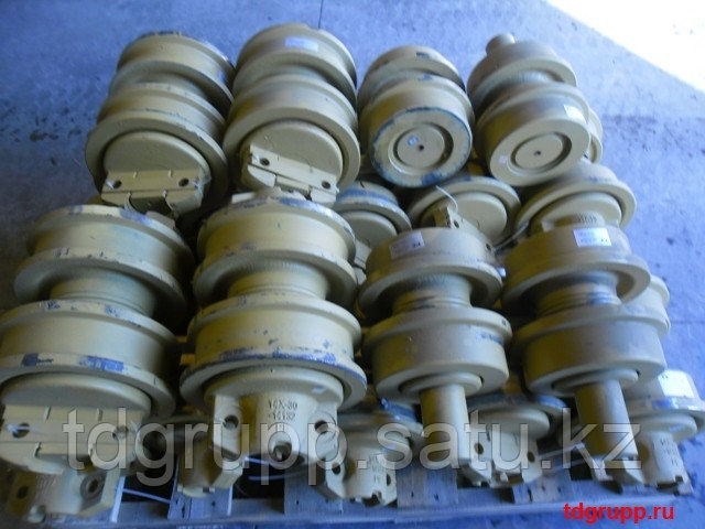 14X-30-00091 каток опорный двубортный на KOMATSU D65E-12
