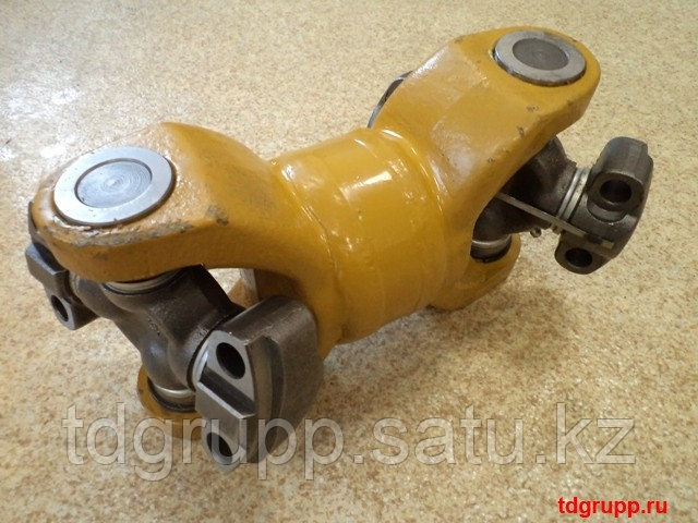 Вал карданный 14X-11-11100 на Komatsu D65