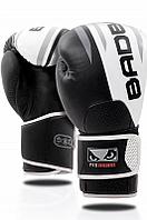 Боксерские перчатки Bad Boy Pro Series Advanced Boxing Gloves Black/White 14 oz