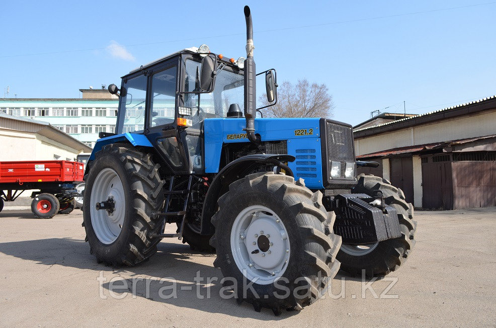 Трактор Беларус-1221.2 - фото 1 - id-p104216693