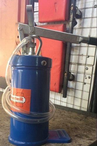 Нагнетатель масла ручной 10л (id 89334095)